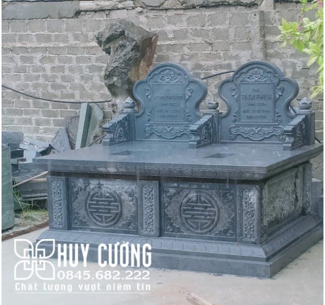 Mộ đá tam sơn làm từ đá xanh Thanh Hóa của gia đình anh Lâm – Bắc Ninh