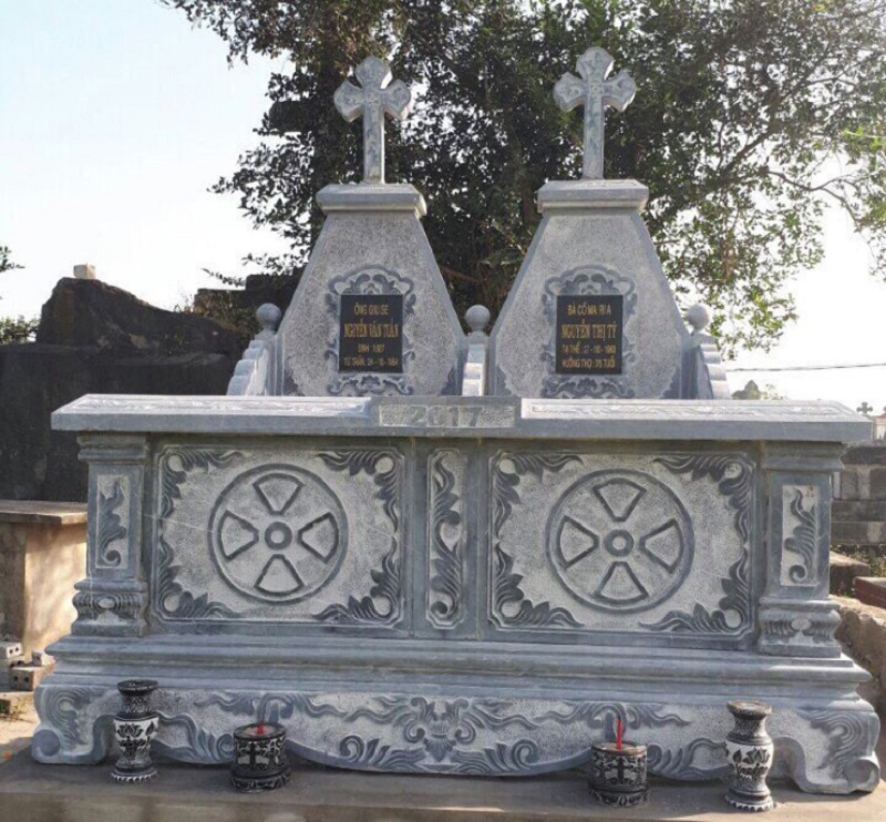Ý nghĩa hoa văn biểu tượng trên lăng mộ công giáo