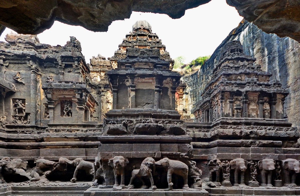 Đền thờ đá cổ Kailasa của Ấn Độ