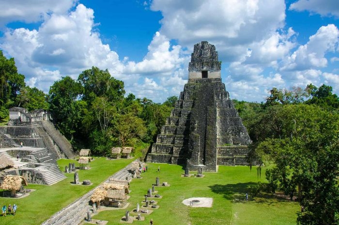 Đền thờ đá cổ Tikal IV