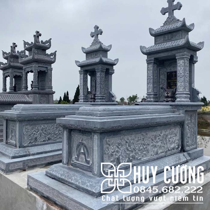 Mộ công giáo đá xanh tự nhiên tại Bắc Giang