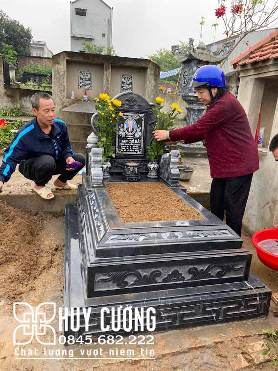 Mẫu mộ tam cấp đá xanh đen Thái Nguyên